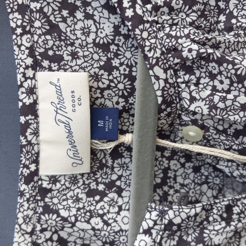 Universal Threads, Floral Peasant Top - Picture 3 of 5